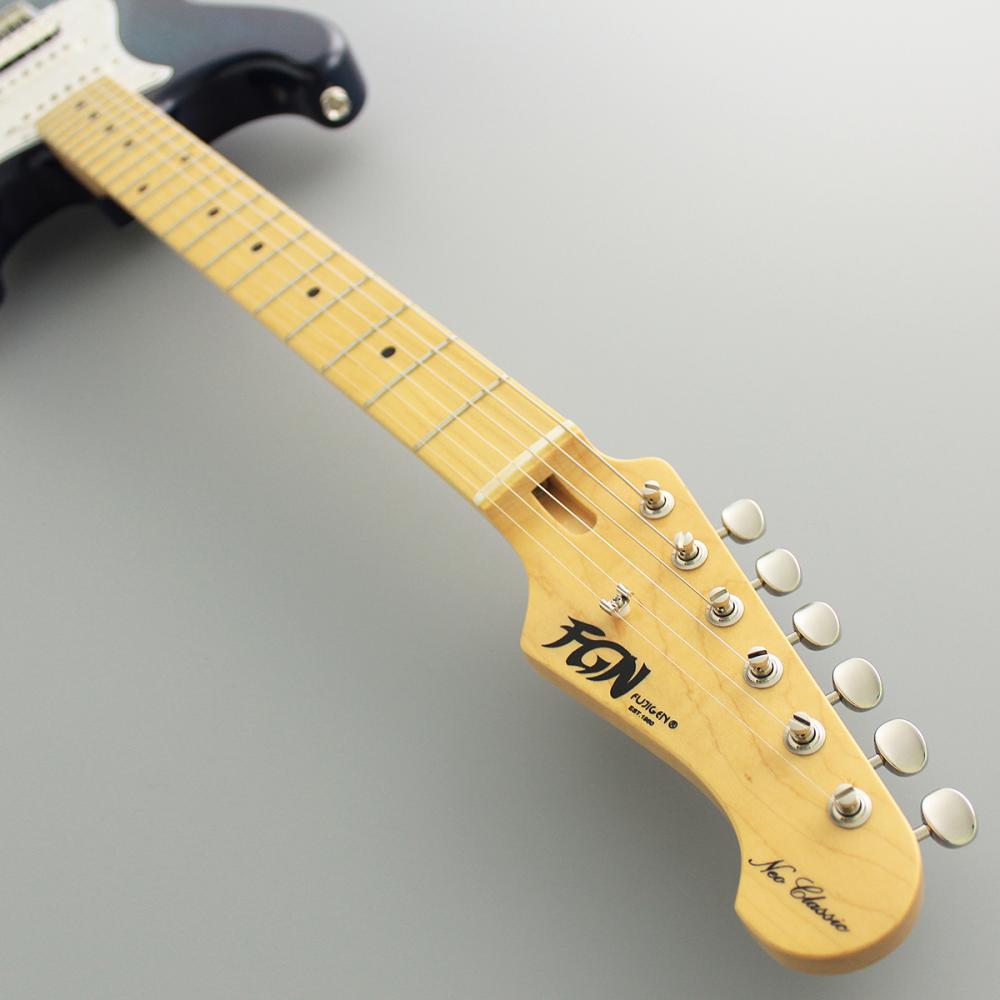 Fender Squier STRAT アンプLouis LGA-15Ⅱ付き - 器材